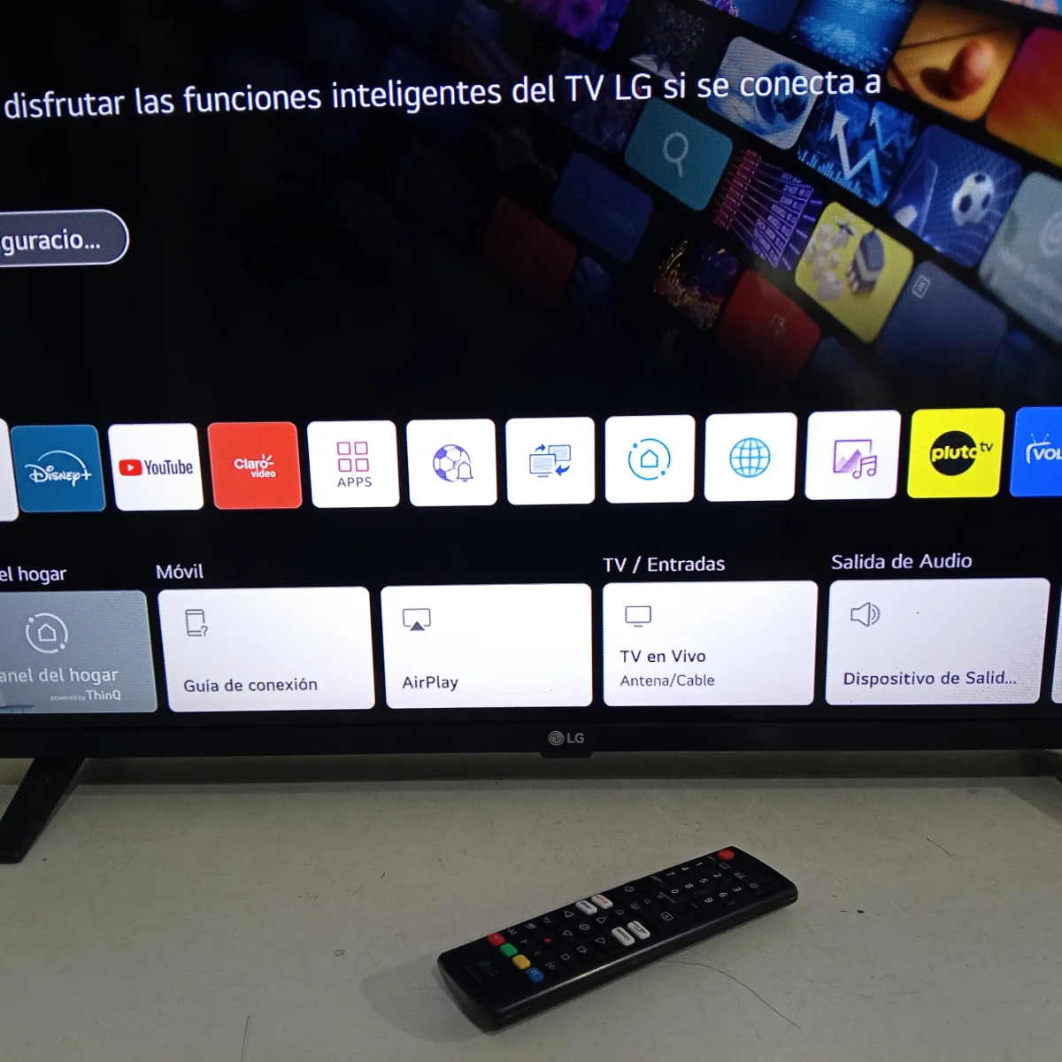 Foto 2 de Televisor Led Smart De 32 '' Marca Lg Modelo 32lq630bpsa Con Control Usado En Buen Estado Acc Con 2 Patitas De Pedestal Cable Power
