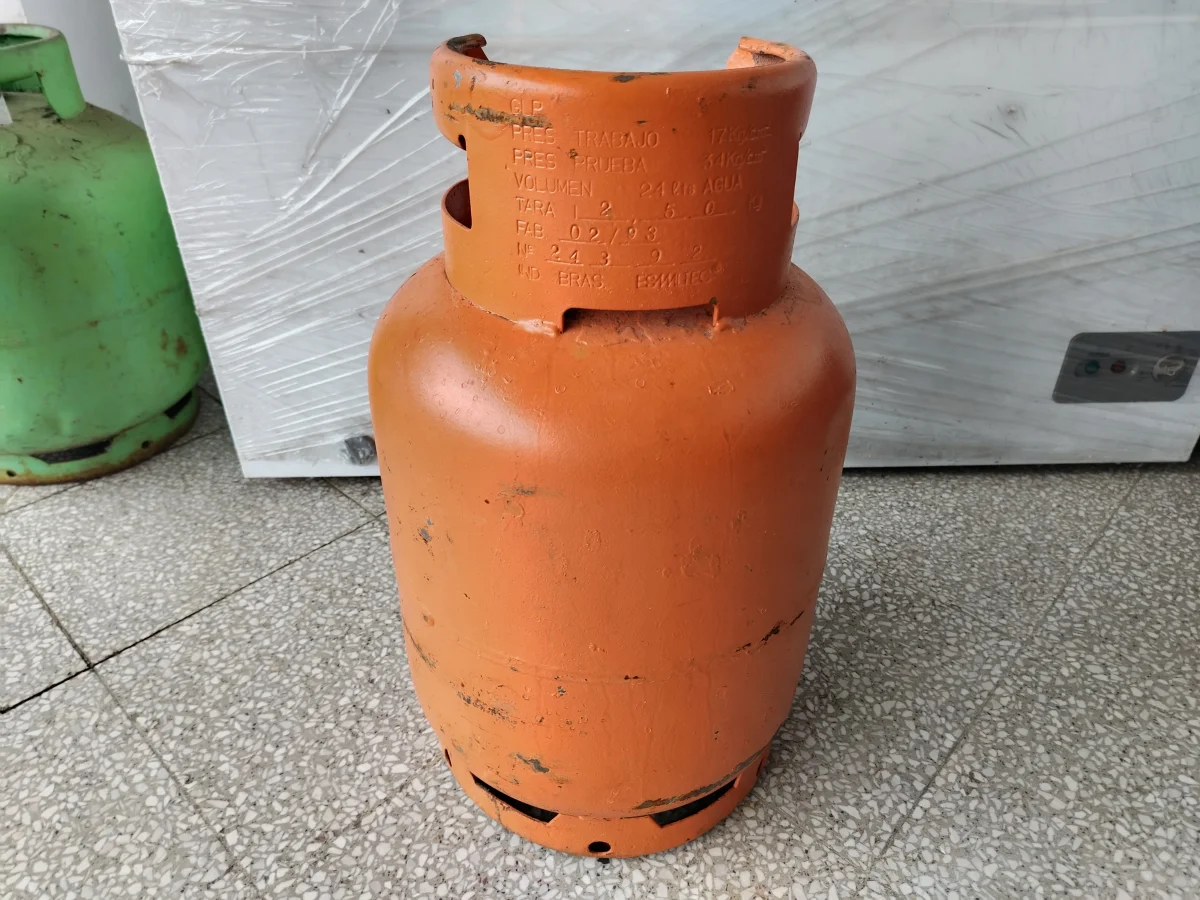 Foto 2 de Garrafa Cap 10 Kg. Marca Energy Gas Usado En Buen Estado Color Naranja Acc No Tiene