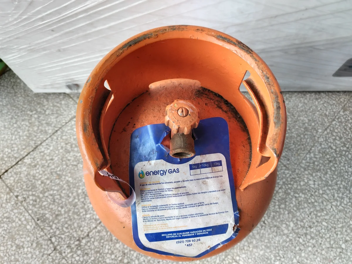 Foto 3 de Garrafa Cap 10 Kg. Marca Energy Gas Usado En Buen Estado Color Naranja Acc No Tiene