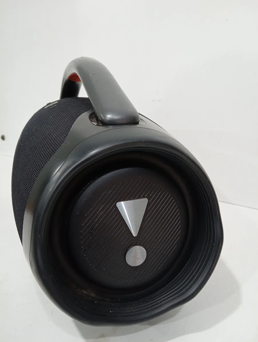 Foto 5 de Parlante Portatil Marca Jbl Modelo Boombox 3 Usado En Buen Estado Con No Tiene Acc C/Cable Power