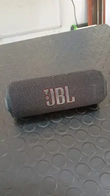 Speaker Potencia Watts 35 Marca Jbl Sin Control Modelo Flip7 Usado En Buen Estado Sin Caja Acc No Tiene